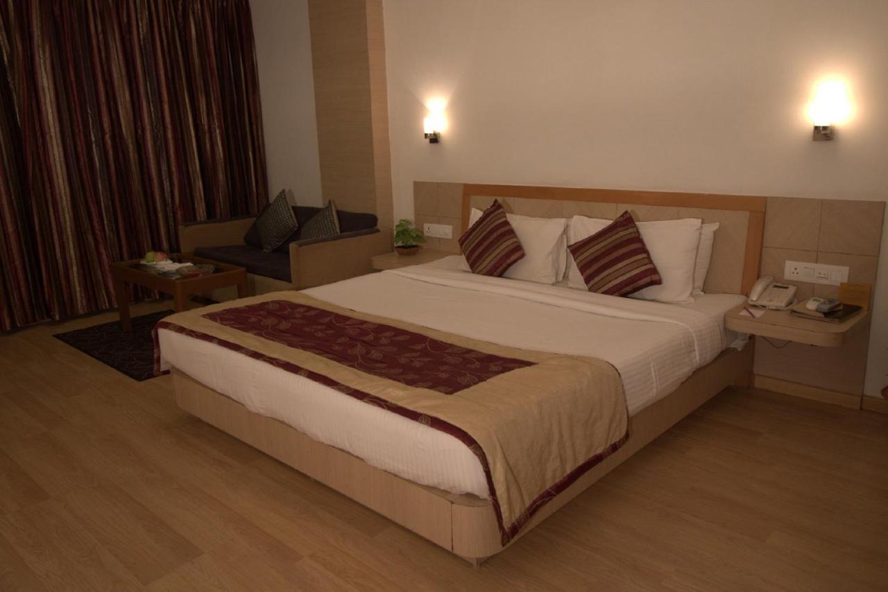 Ira By Orchid Bhubaneswar Hotell Exteriör bild
