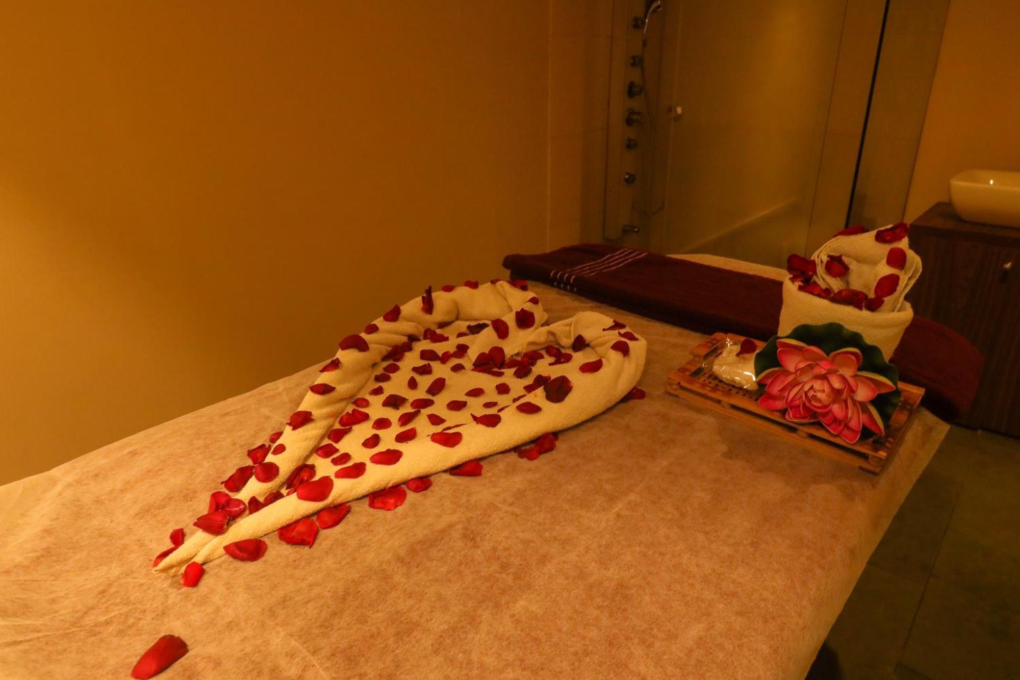 Ira By Orchid Bhubaneswar Hotell Exteriör bild