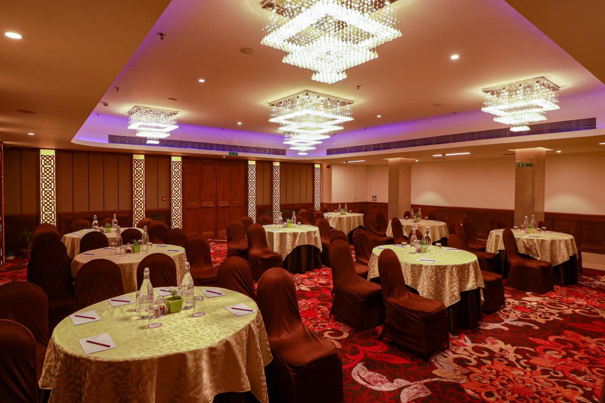 Ira By Orchid Bhubaneswar Hotell Exteriör bild