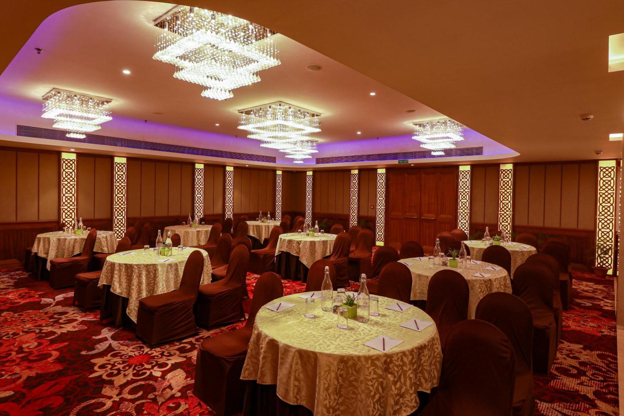 Ira By Orchid Bhubaneswar Hotell Exteriör bild