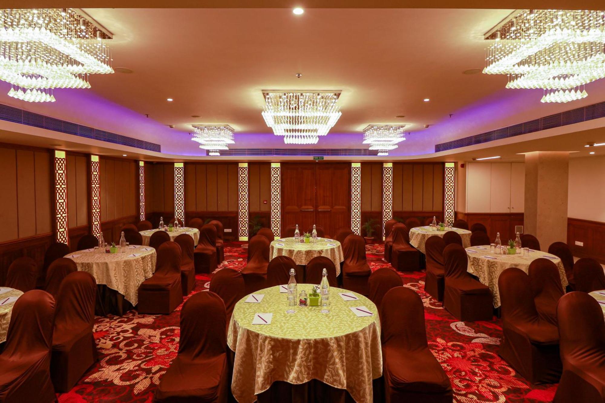 Ira By Orchid Bhubaneswar Hotell Exteriör bild