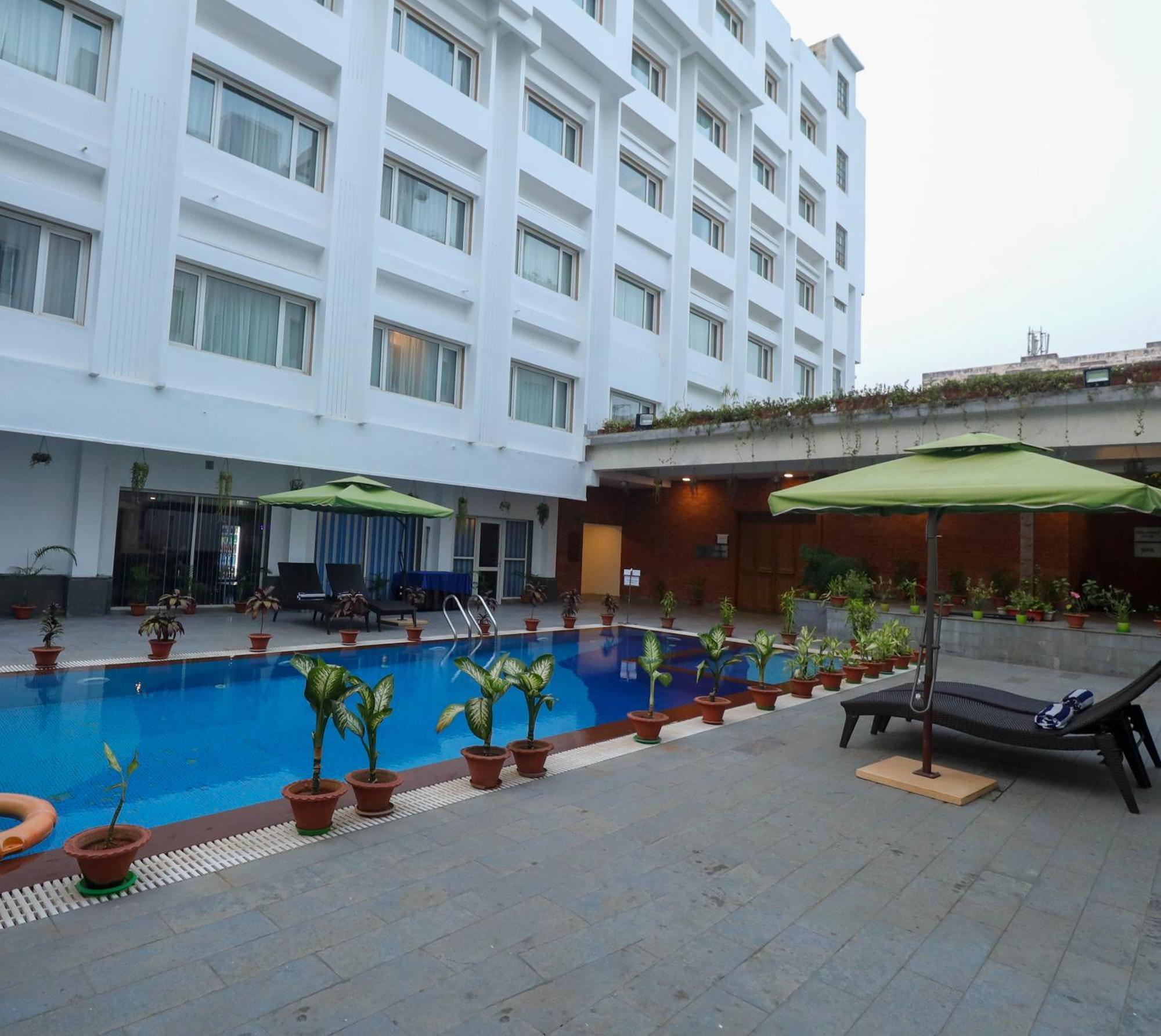 Ira By Orchid Bhubaneswar Hotell Exteriör bild